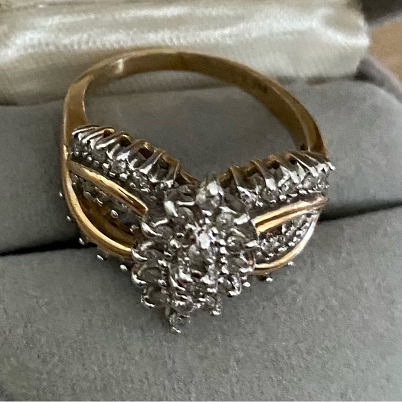 14kt Gold Diamond Ring - Vintage - Picture 2 of 5